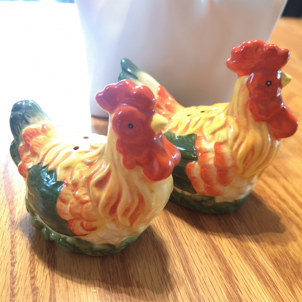 Vintage Colorful Hen And Rooster Salt and Pepper Shakers